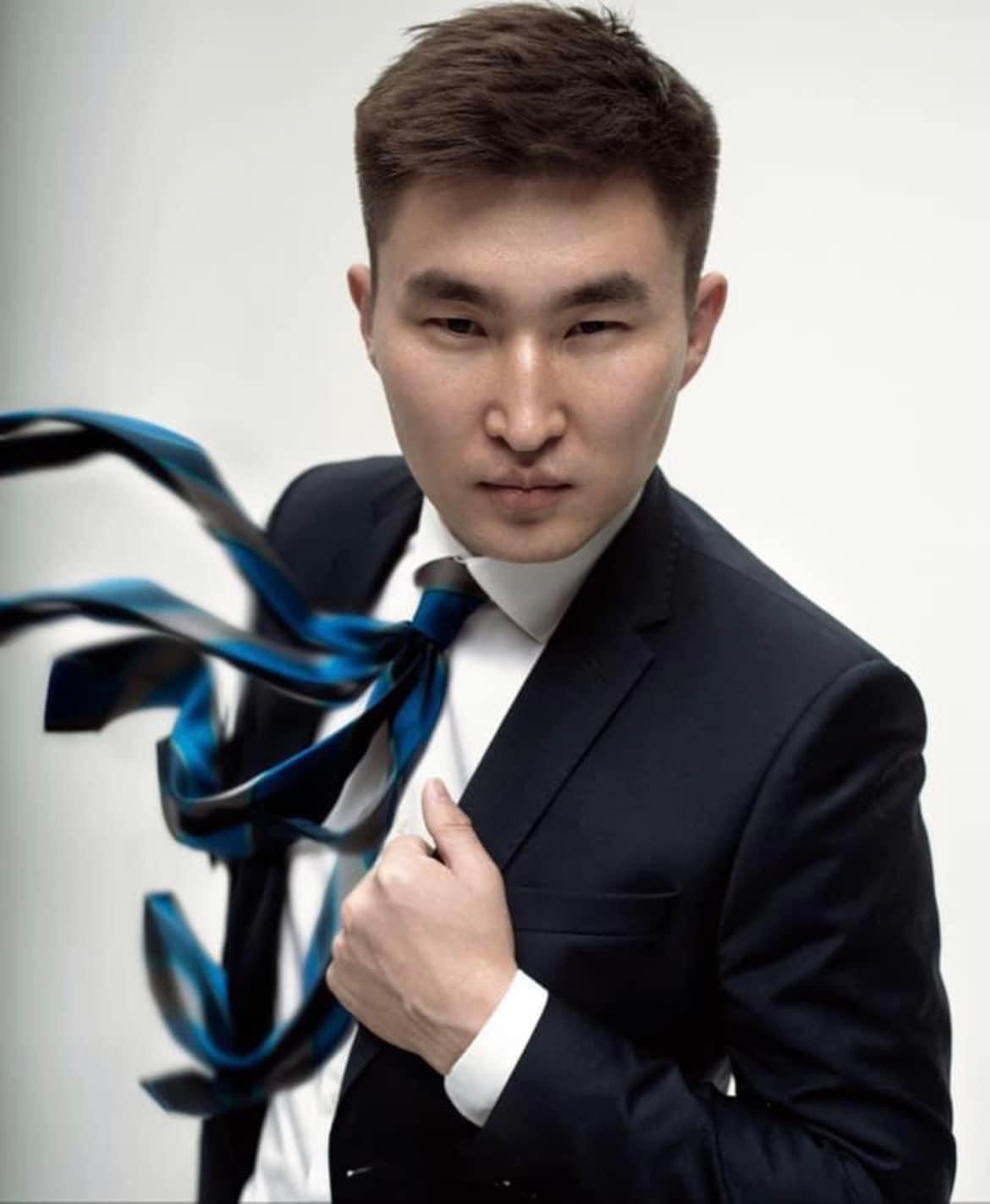 Луйварчин бацаан их гарын луйварчин болох гэж байна